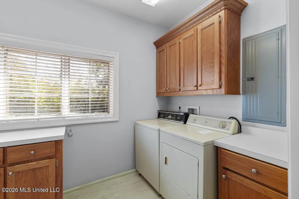 1454 Livingston Vernon Road Flora, MS 39071
