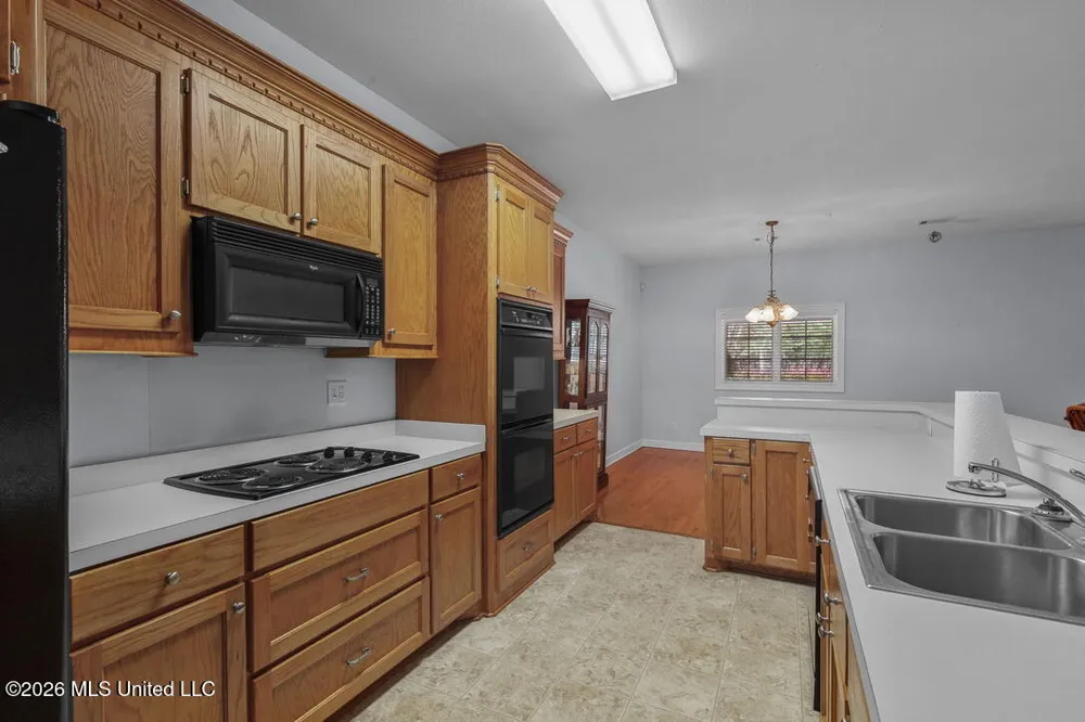 1454 Livingston Vernon Road Flora, MS 39071