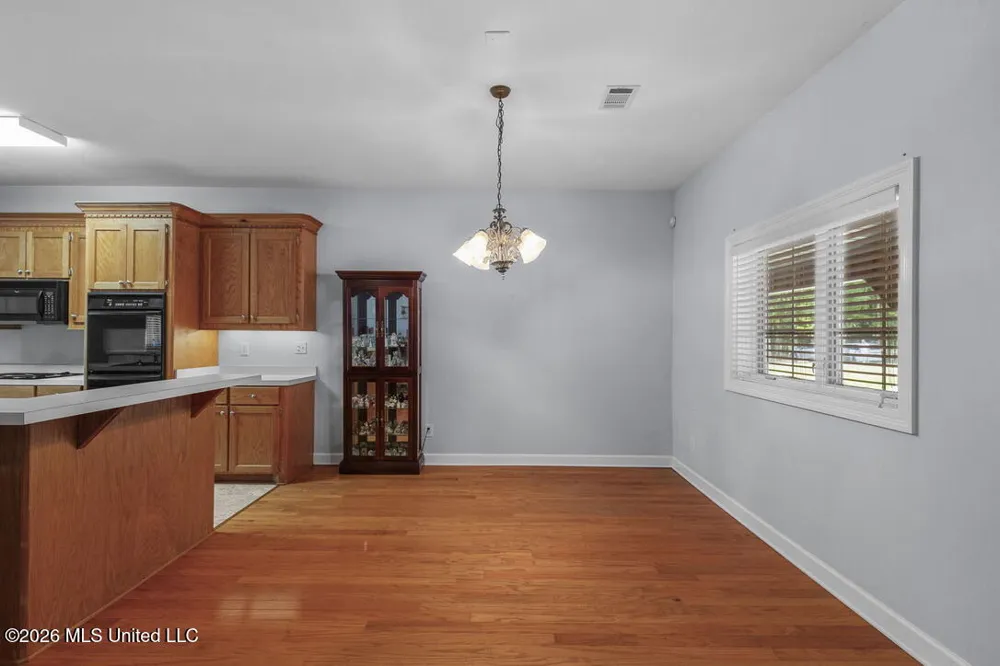 1454 Livingston Vernon Road Flora, MS 39071