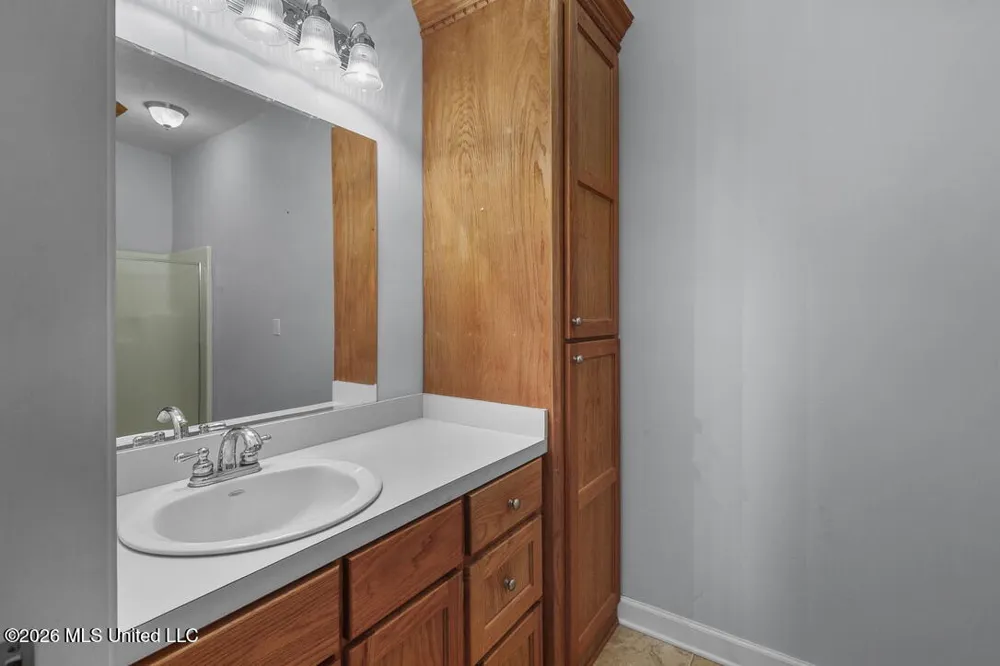 1454 Livingston Vernon Road Flora, MS 39071