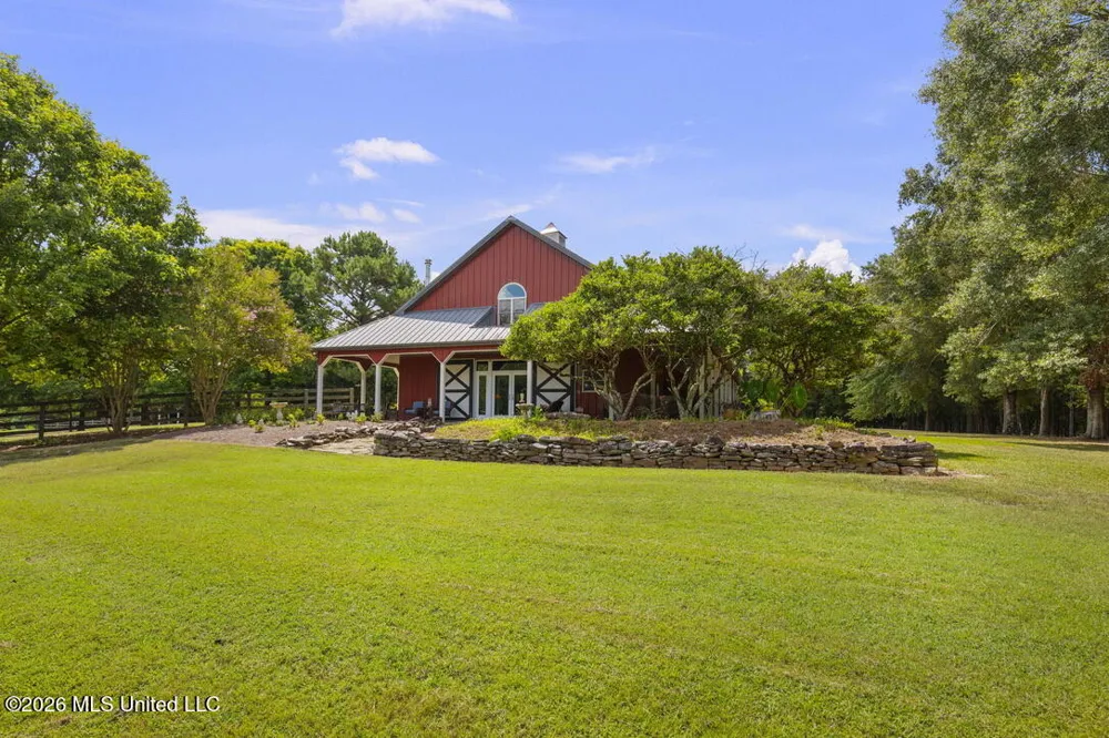 1454 Livingston Vernon Road Flora, MS 39071