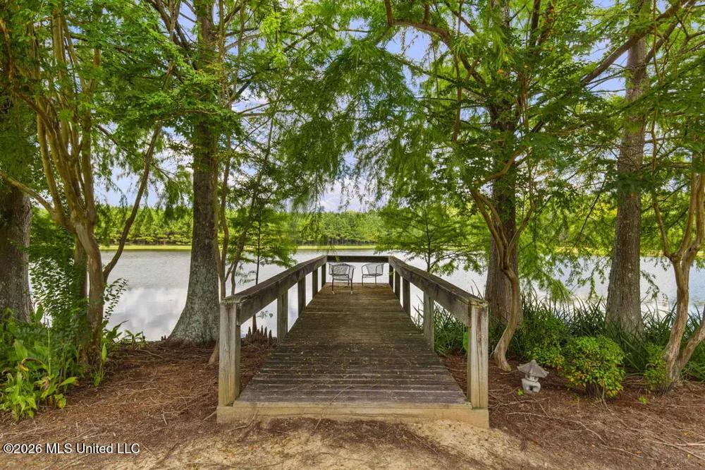 1454 Livingston Vernon Road Flora, MS 39071