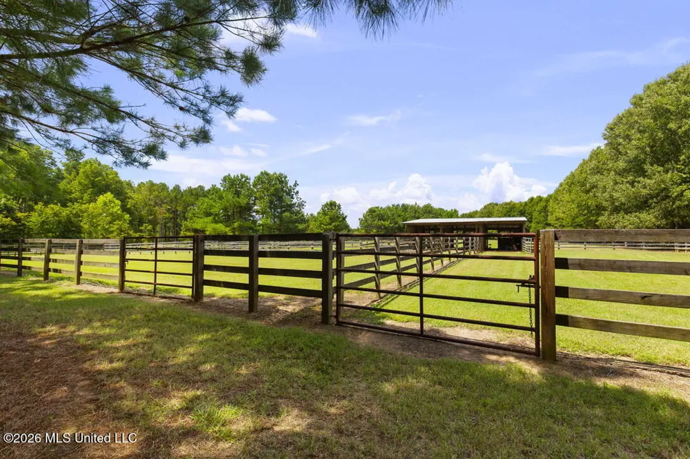 1454 Livingston Vernon Road Flora, MS 39071