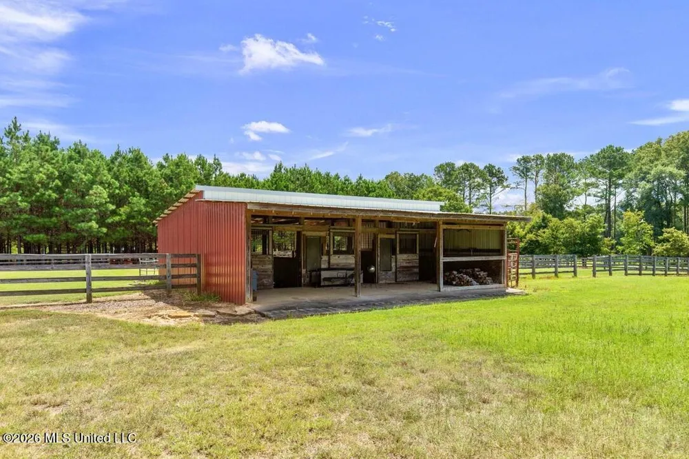 1454 Livingston Vernon Road Flora, MS 39071