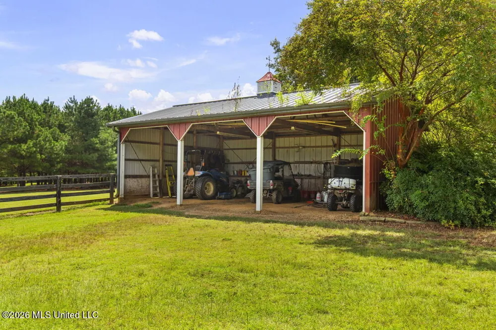 1454 Livingston Vernon Road Flora, MS 39071