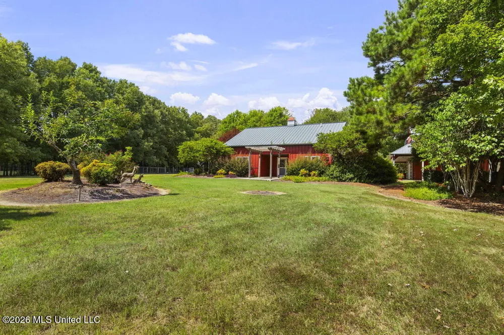 1454 Livingston Vernon Road Flora, MS 39071