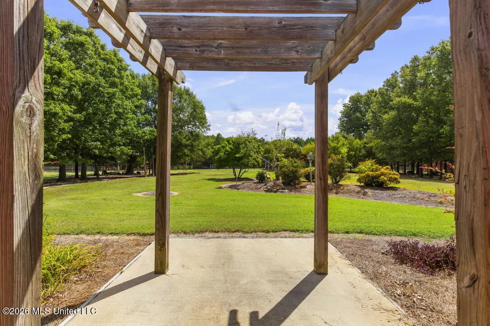 1454 Livingston Vernon Road Flora, MS 39071