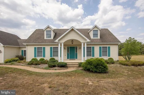 317 STRAWBERRY LANE