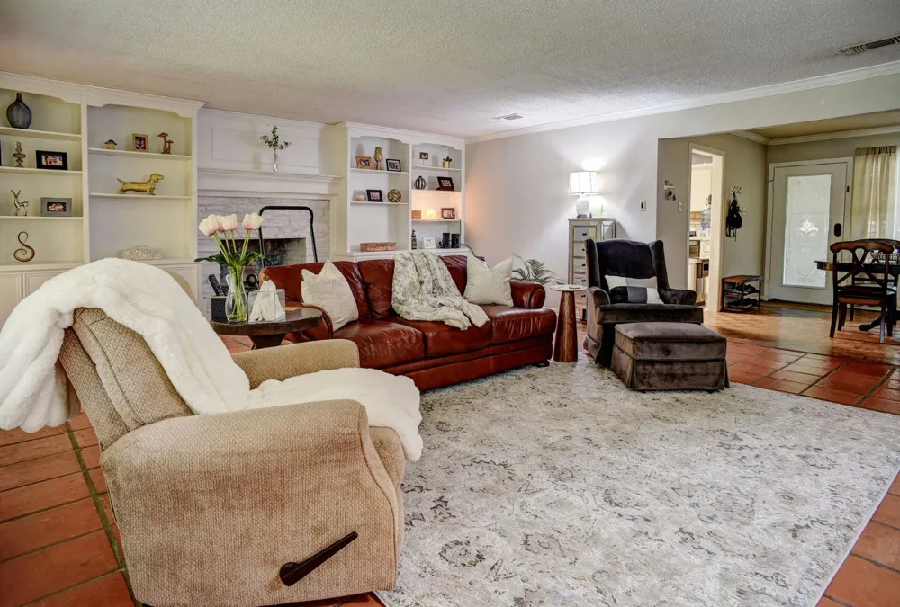 4703 Laguna Ln Austin, TX 78746