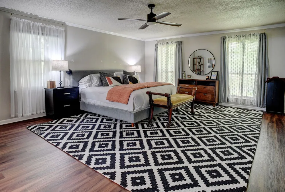 4703 Laguna Ln Austin, TX 78746
