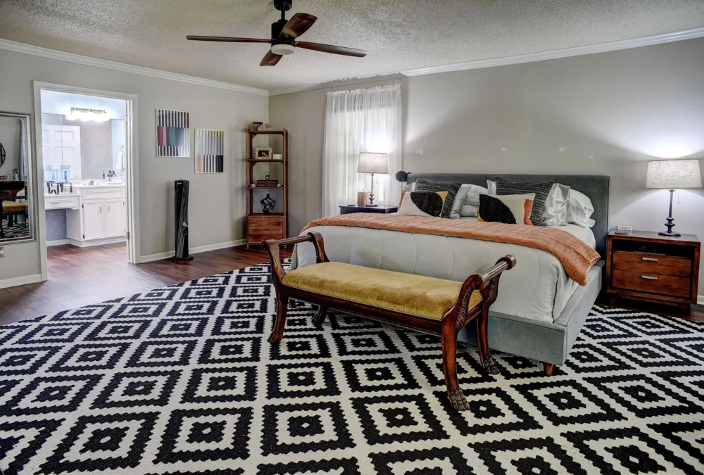 4703 Laguna Ln Austin, TX 78746