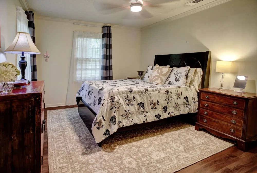 4703 Laguna Ln Austin, TX 78746