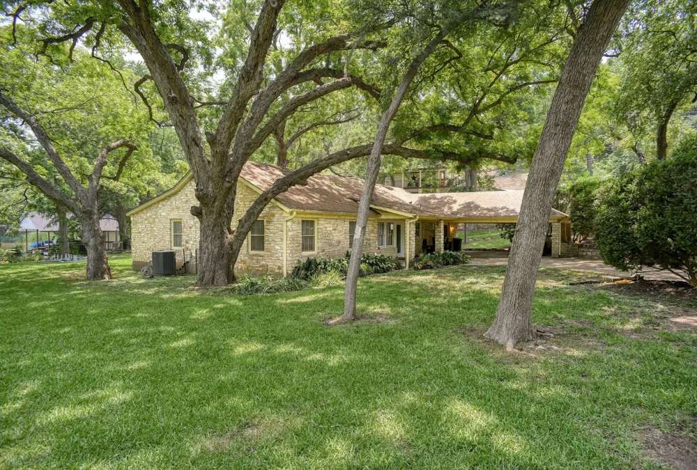 4703 Laguna Ln Austin, TX 78746