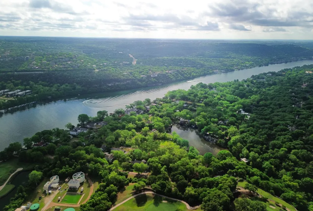 4703 Laguna Ln Austin, TX 78746