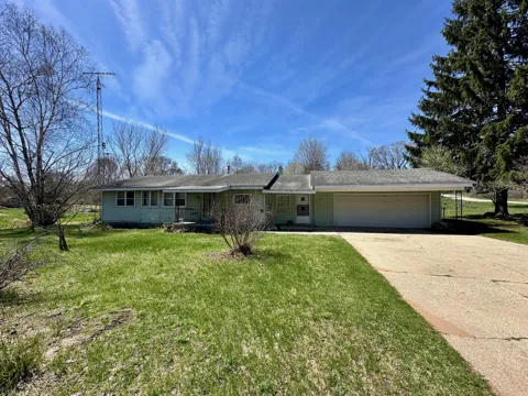 271 McLaren Lake Road