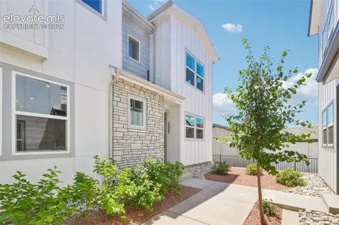 3352 Drumlin Grove