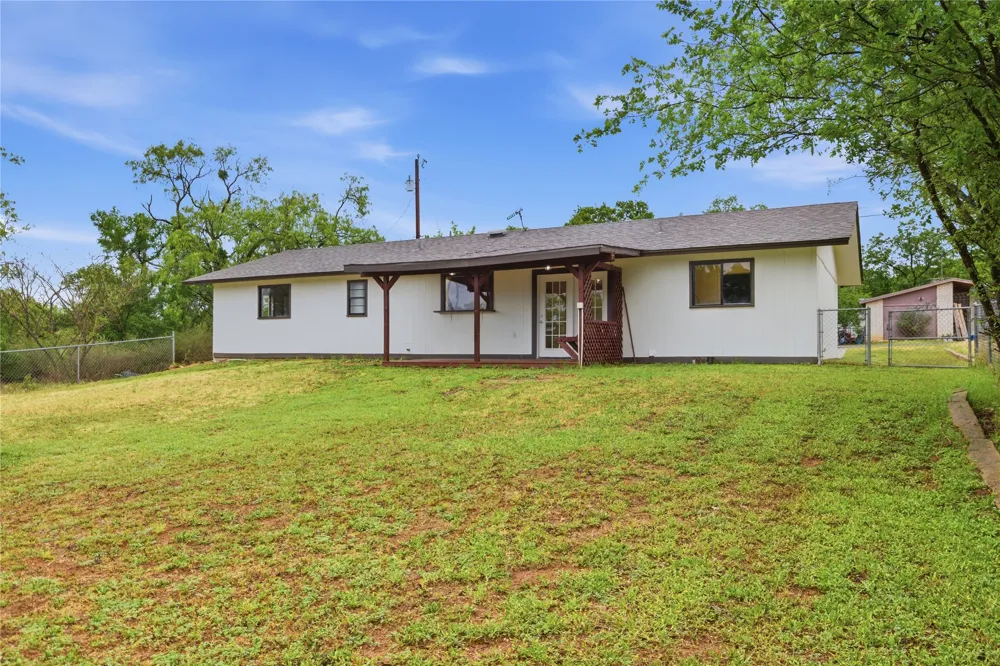 1841 Twin Oaks Kingsland, TX 78639