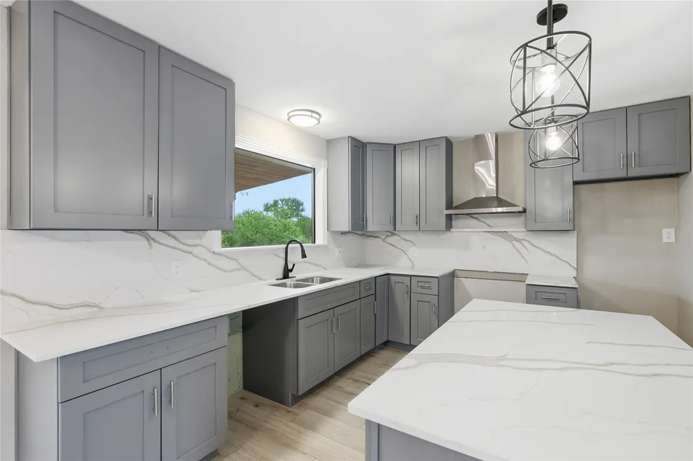 1841 Twin Oaks Kingsland, TX 78639