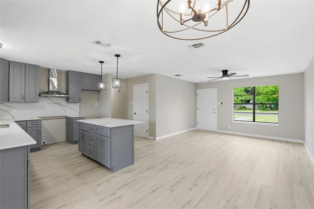 1841 Twin Oaks Kingsland, TX 78639