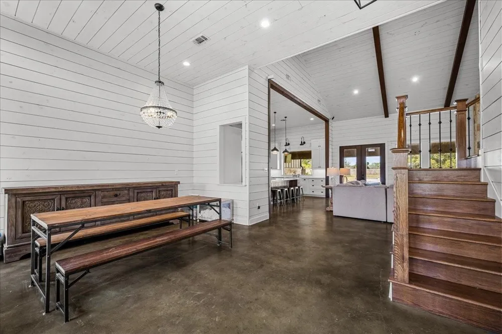 98 County Road 957b Schulenburg, TX 78956