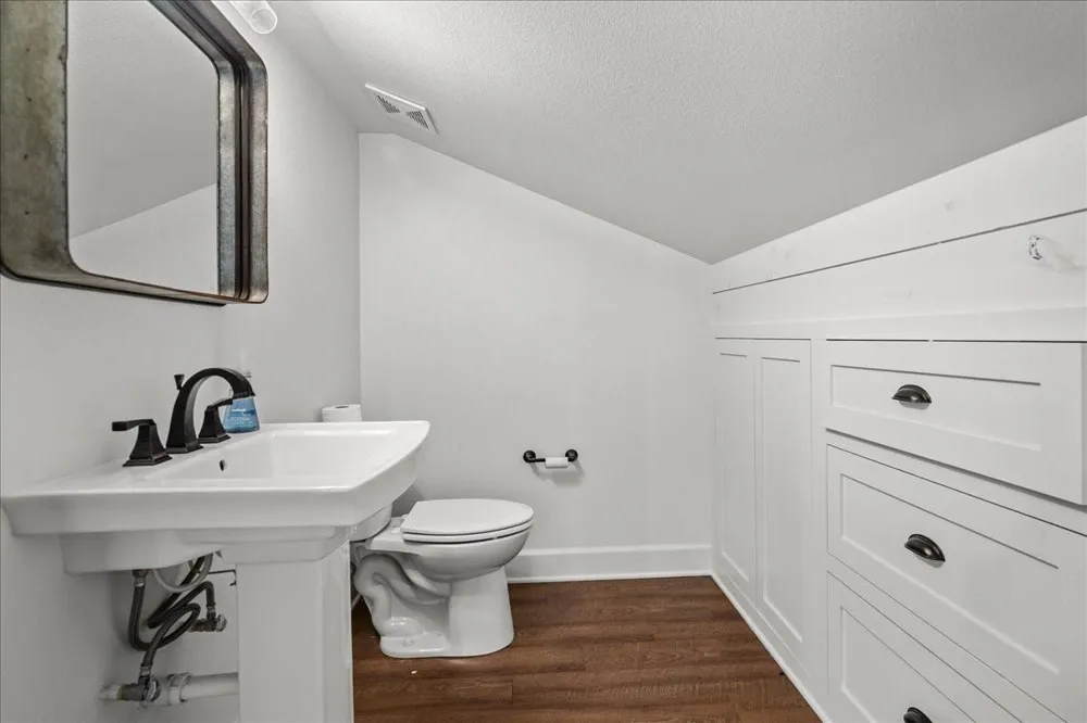 98 County Road 957b Schulenburg, TX 78956