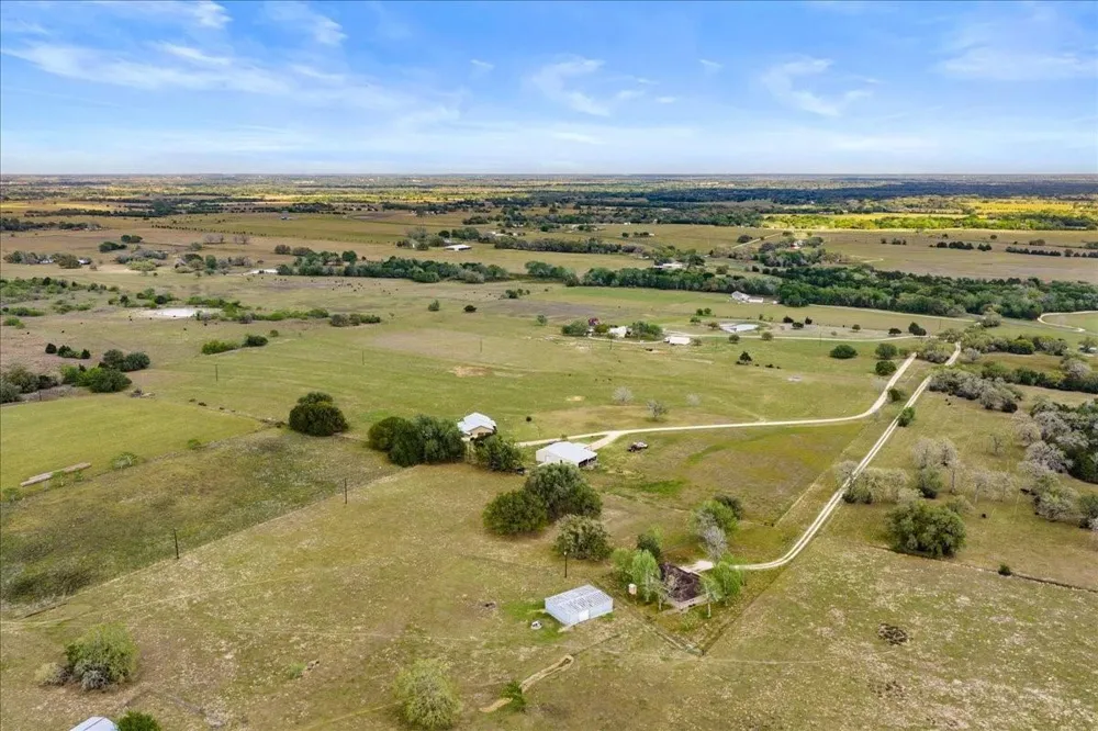98 County Road 957b Schulenburg, TX 78956