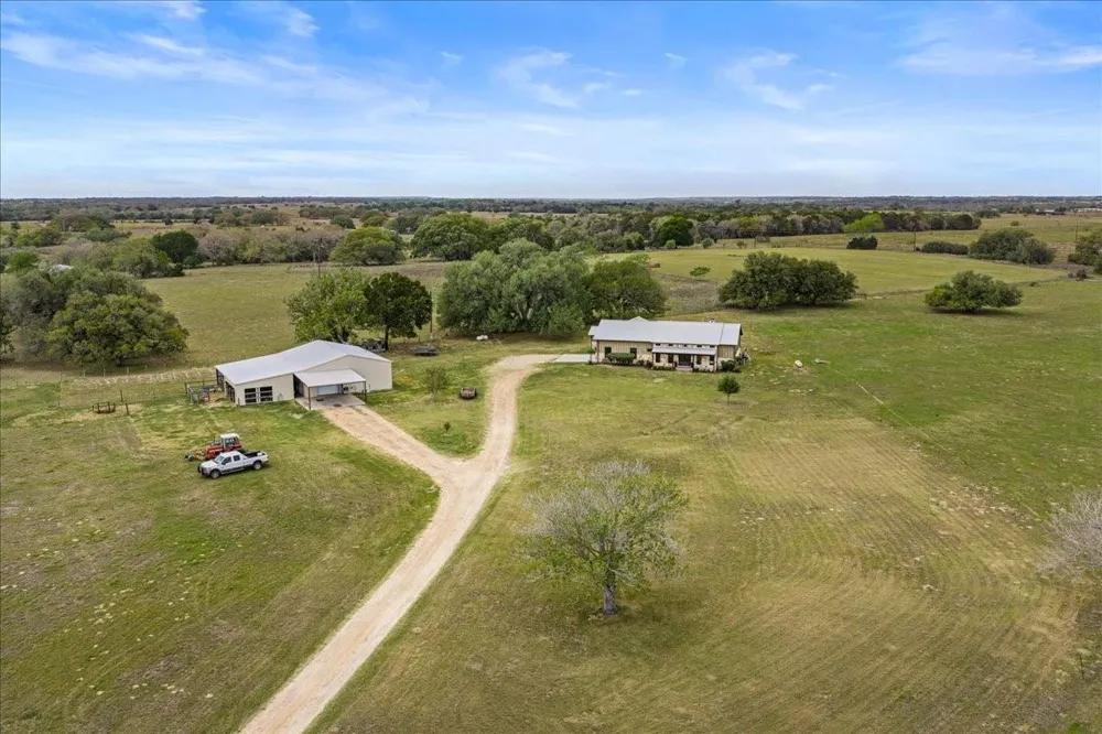 98 County Road 957b Schulenburg, TX 78956
