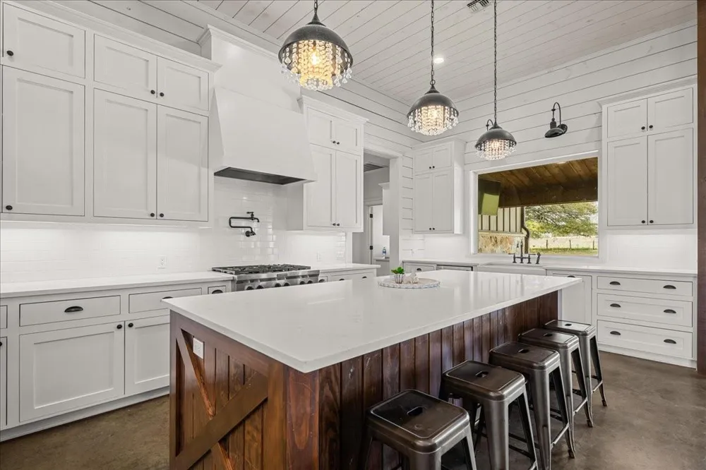 98 County Road 957b Schulenburg, TX 78956
