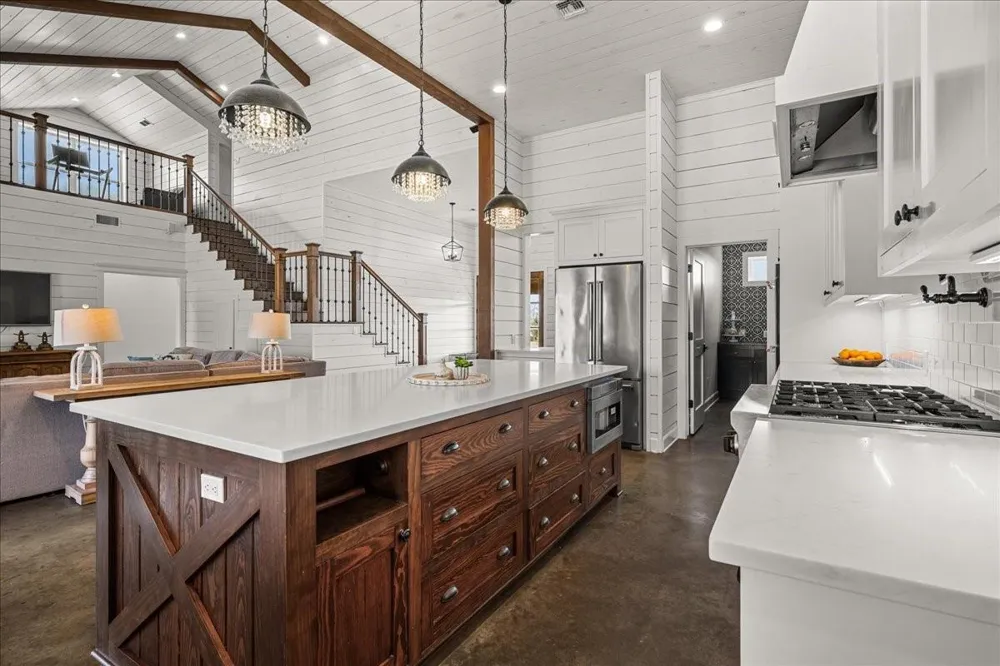 98 County Road 957b Schulenburg, TX 78956