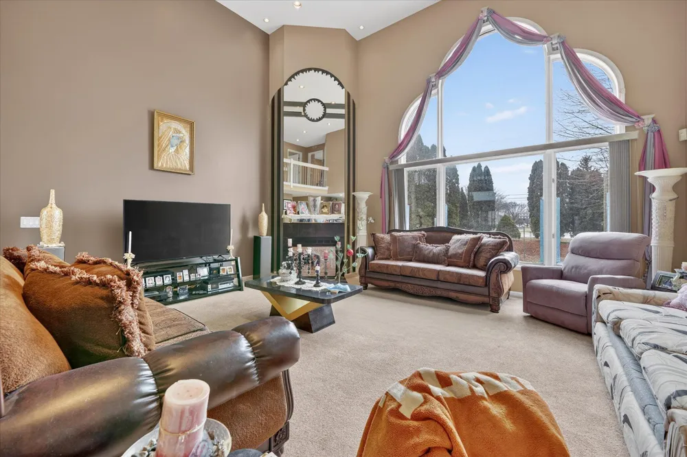 19444 Jack Pine Drive Macomb, MI 48042