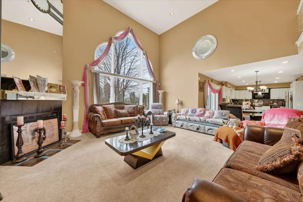 19444 Jack Pine Drive Macomb, MI 48042