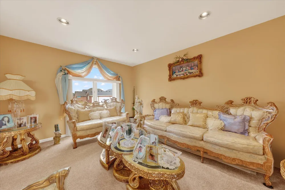 19444 Jack Pine Drive Macomb, MI 48042