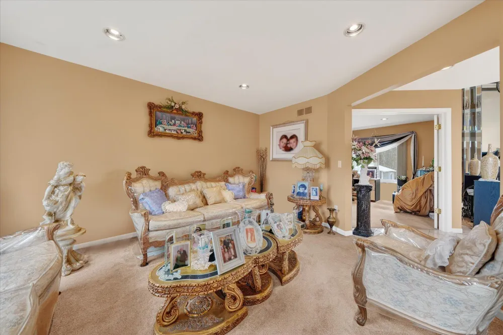 19444 Jack Pine Drive Macomb, MI 48042