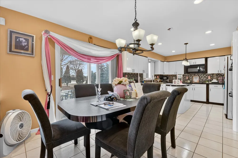 19444 Jack Pine Drive Macomb, MI 48042