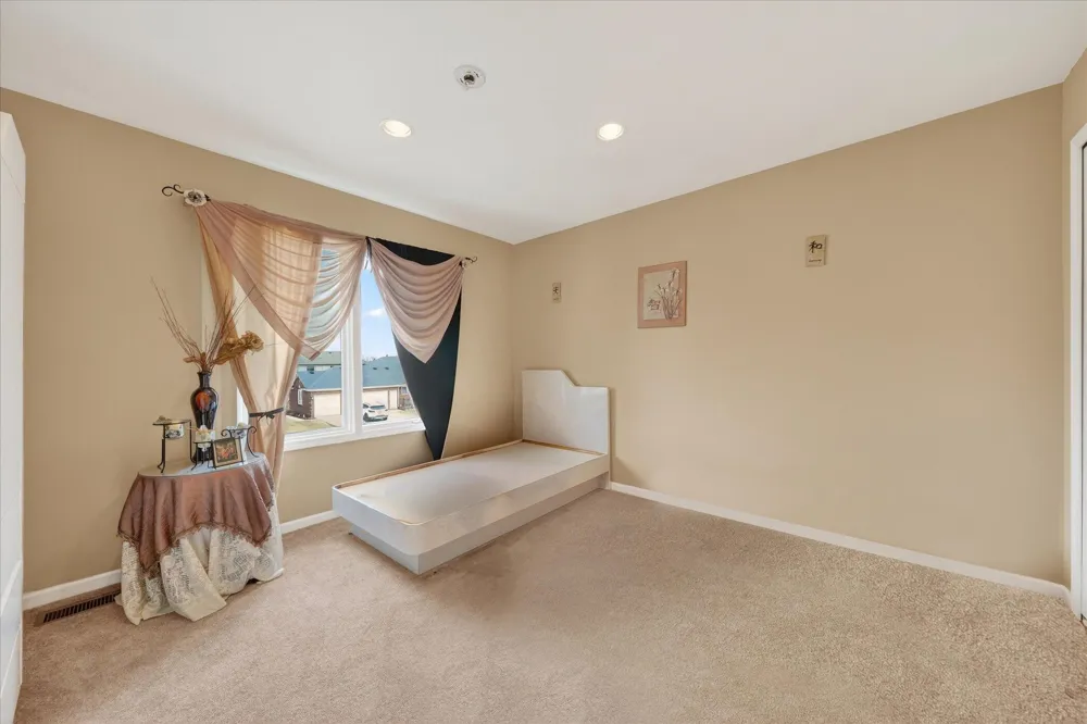 19444 Jack Pine Drive Macomb, MI 48042