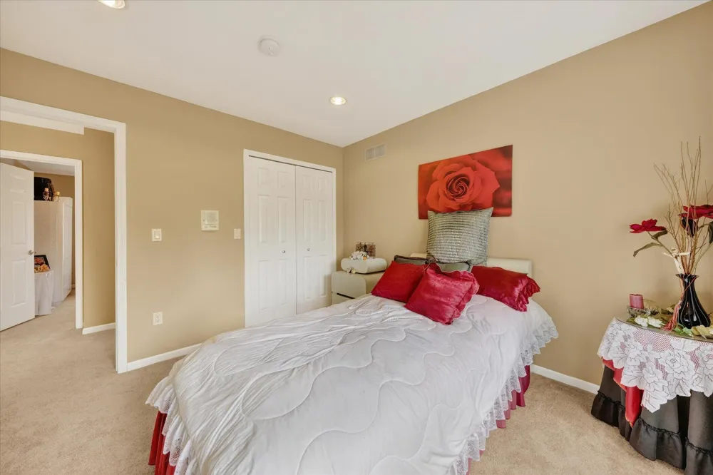 19444 Jack Pine Drive Macomb, MI 48042