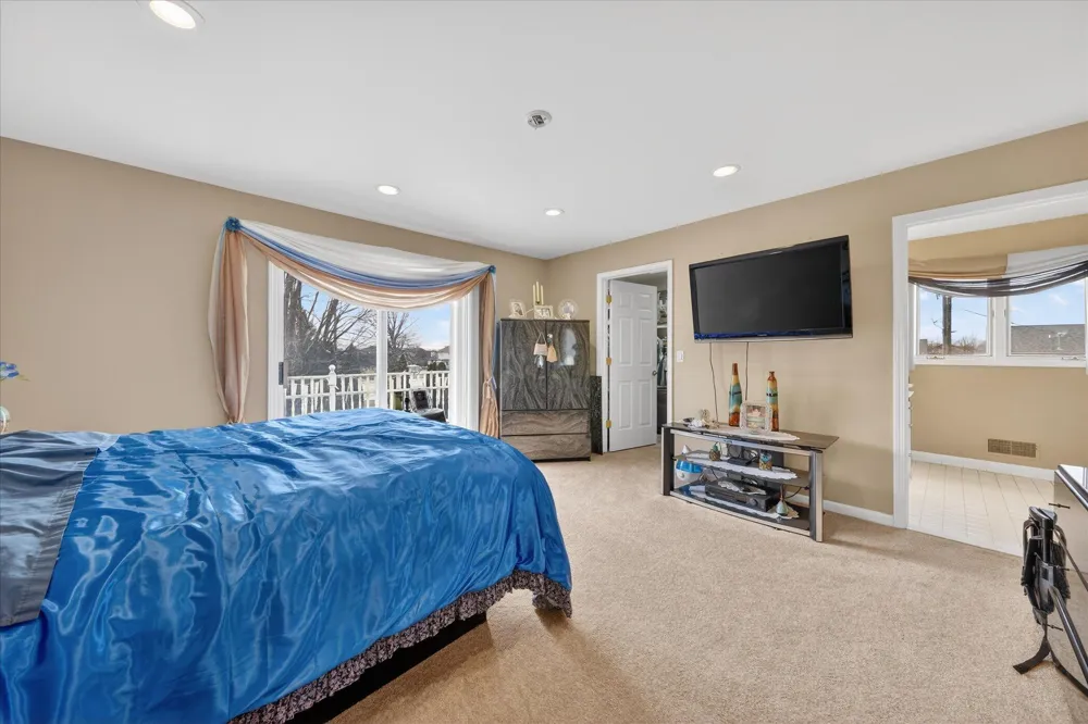 19444 Jack Pine Drive Macomb, MI 48042