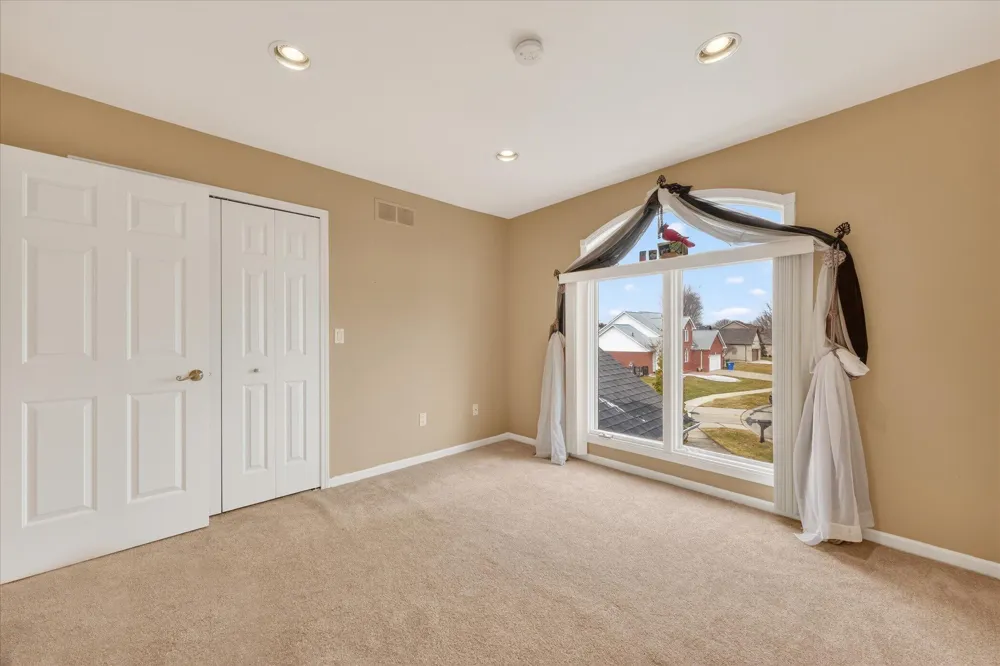 19444 Jack Pine Drive Macomb, MI 48042