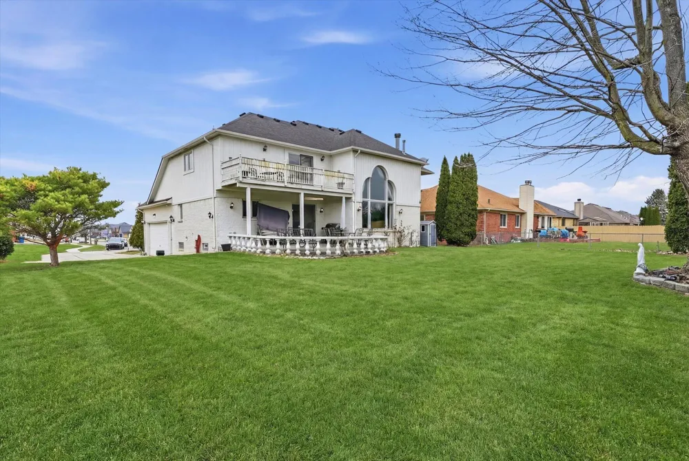 19444 Jack Pine Drive Macomb, MI 48042