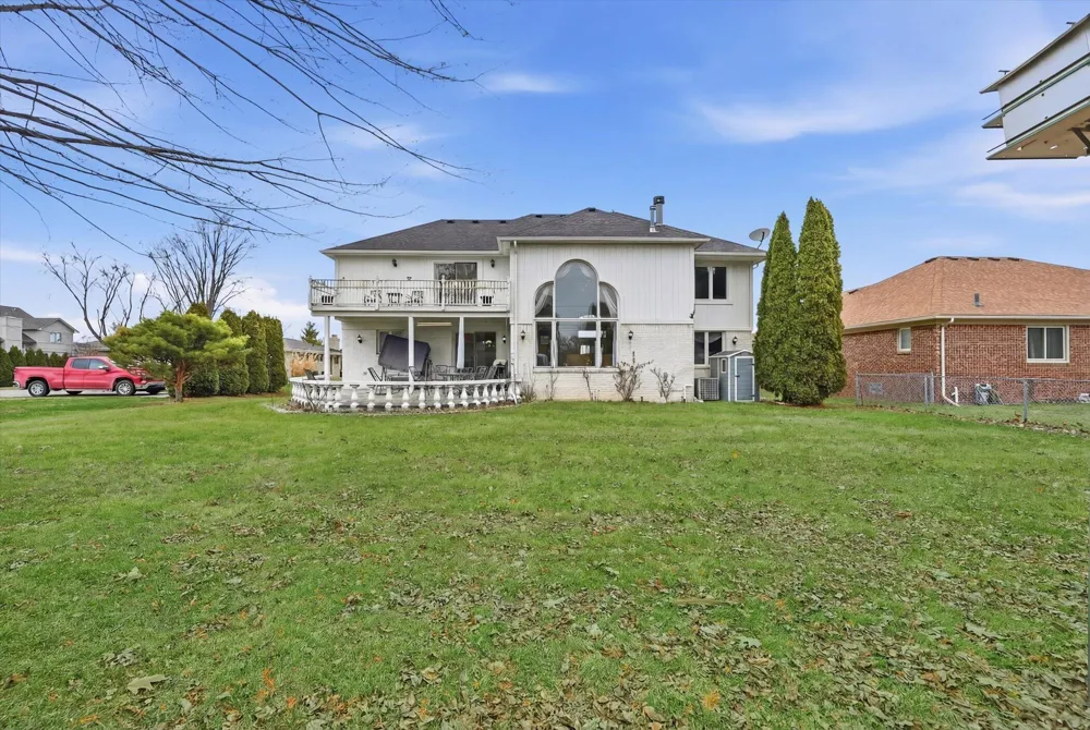 19444 Jack Pine Drive Macomb, MI 48042