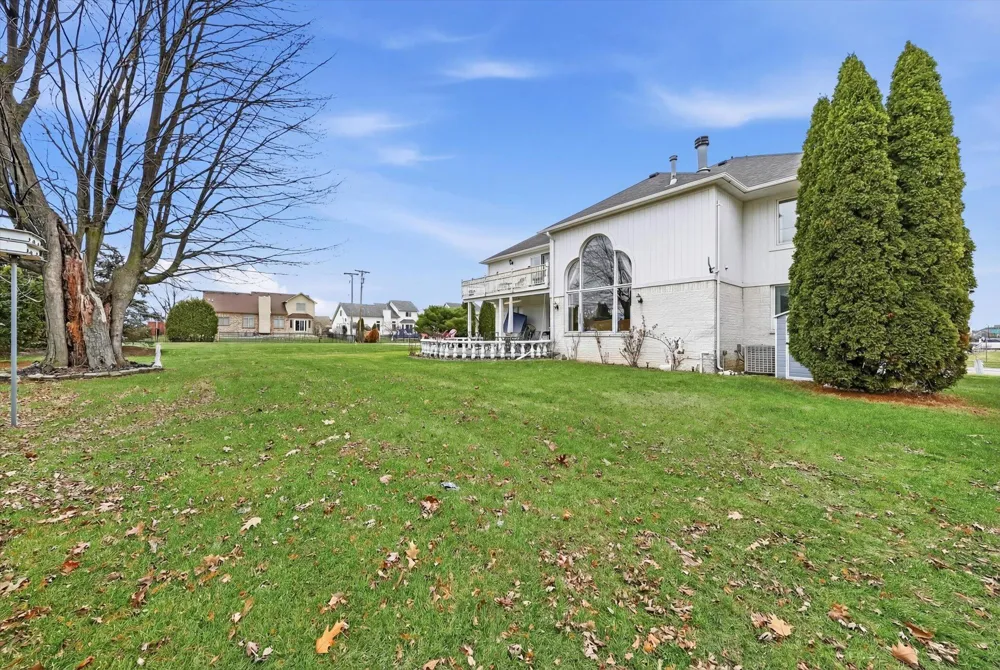 19444 Jack Pine Drive Macomb, MI 48042