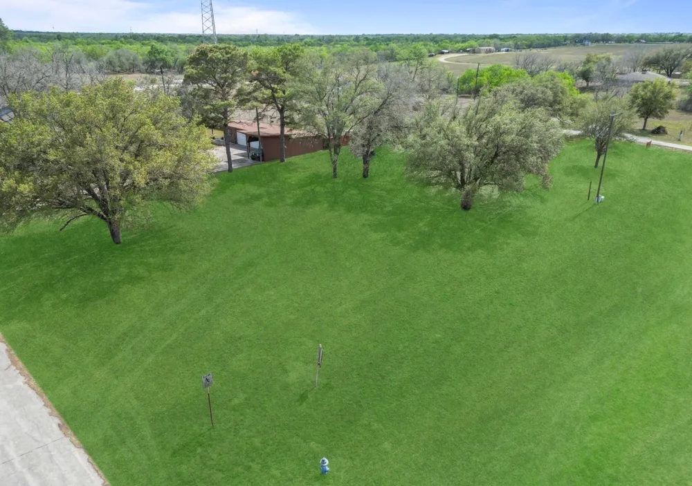 1900 Chukar Street Floresville, TX 78114