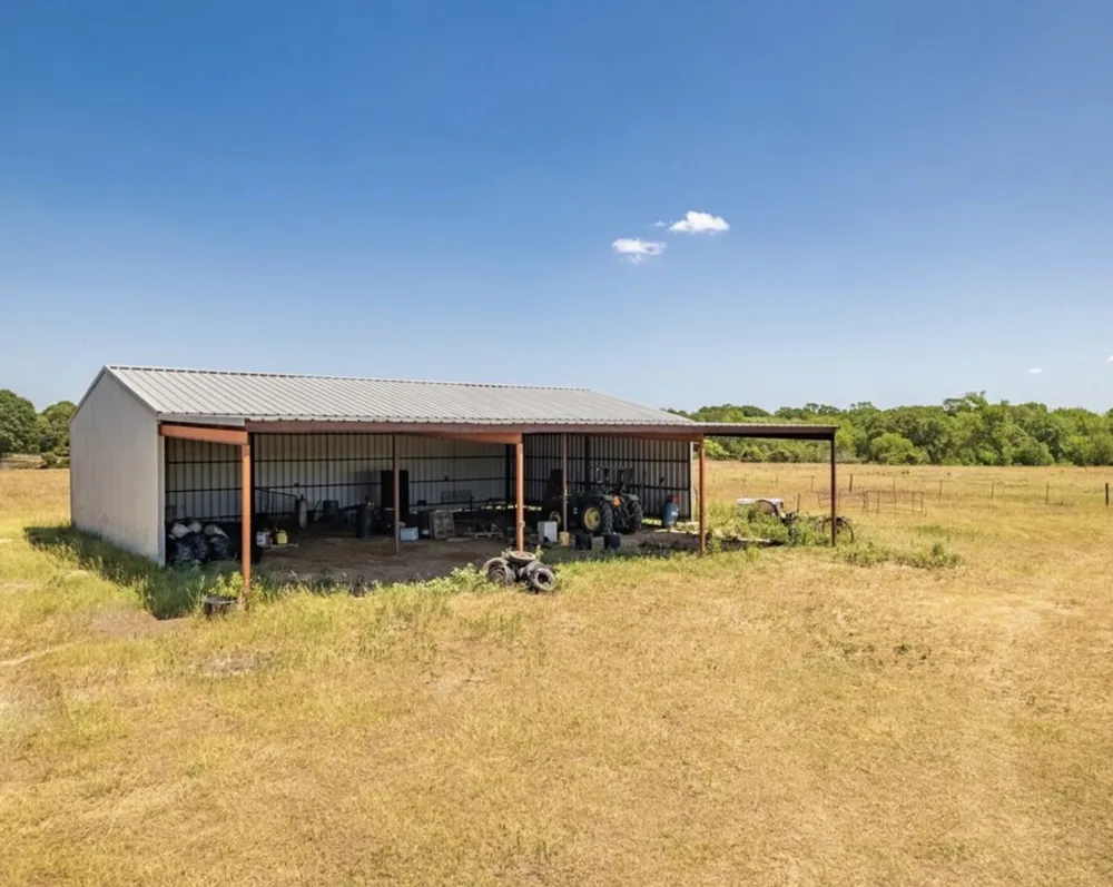 CR 326 Lexington, TX 78947
