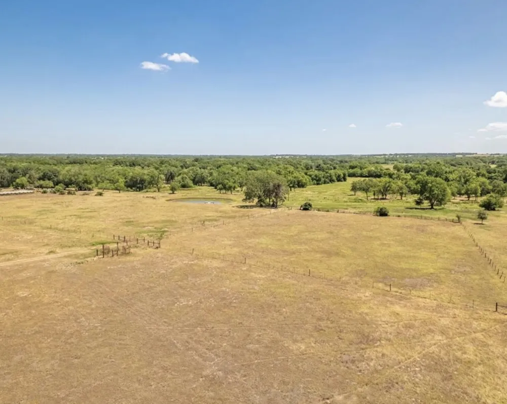 CR 326 Lexington, TX 78947