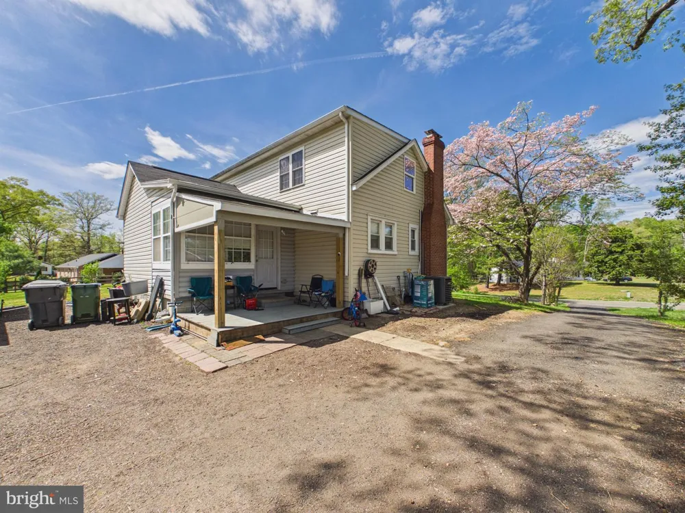 181 SANFORD DRIVE Fredericksburg, VA 22406