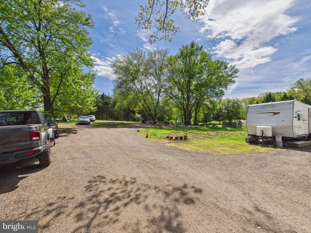 181 SANFORD DRIVE Fredericksburg, VA 22406