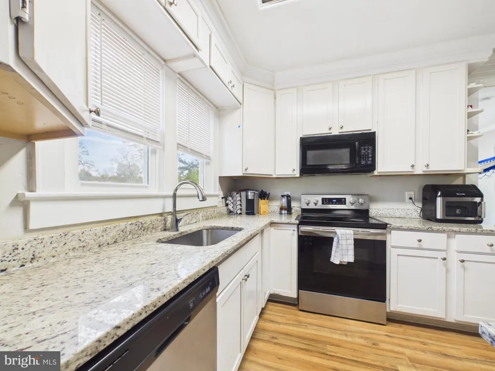 181 SANFORD DRIVE Fredericksburg, VA 22406