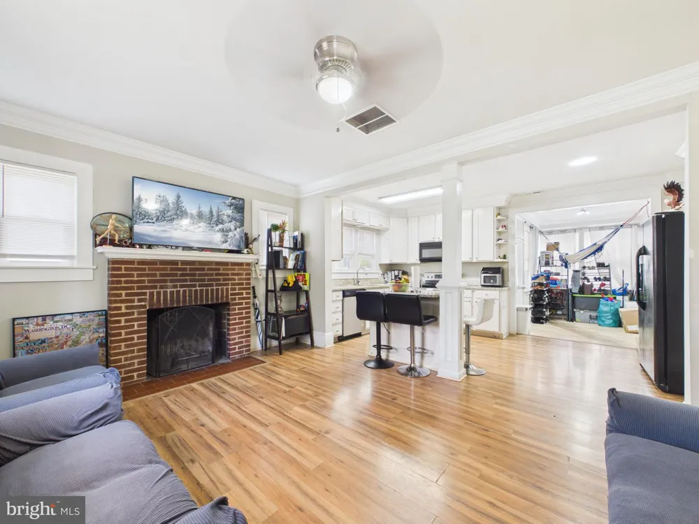 181 SANFORD DRIVE Fredericksburg, VA 22406