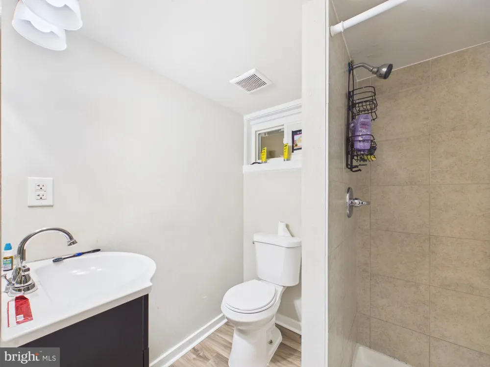 181 SANFORD DRIVE Fredericksburg, VA 22406