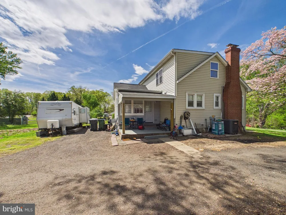 181 SANFORD DRIVE Fredericksburg, VA 22406